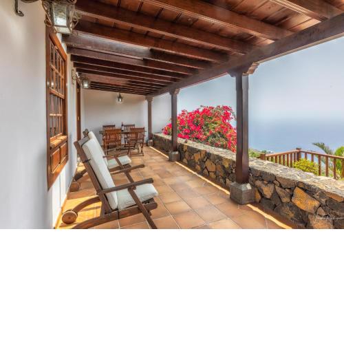 Lightbooking La Morera Villa de Mazo con piscina