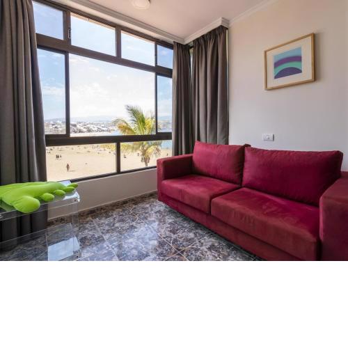 Lightbooking primera linea de playa Canteras