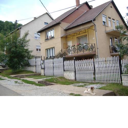 Lila Akác Vendégház