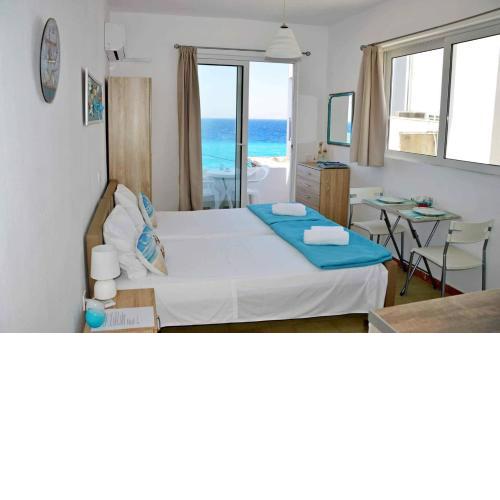 Lilian's Seaview & Barstreet Studios