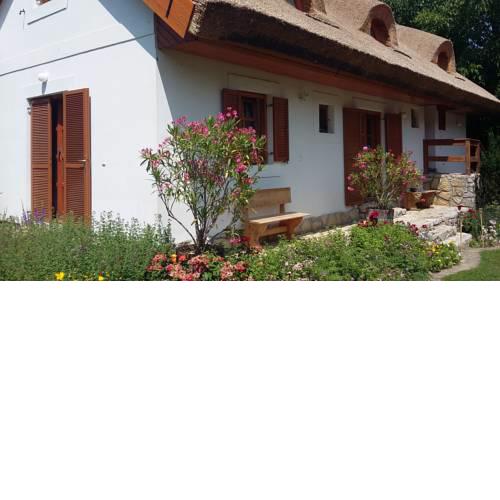 Liliomfa apartman