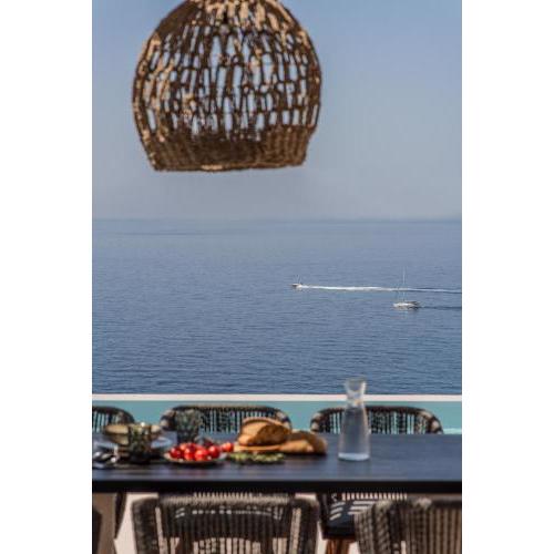 Limnionas Infinity Cave Villa