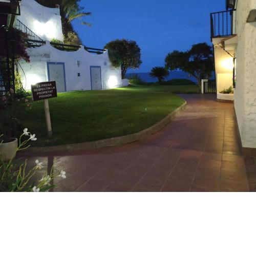 Little Paradise . Apartment in front of the sea