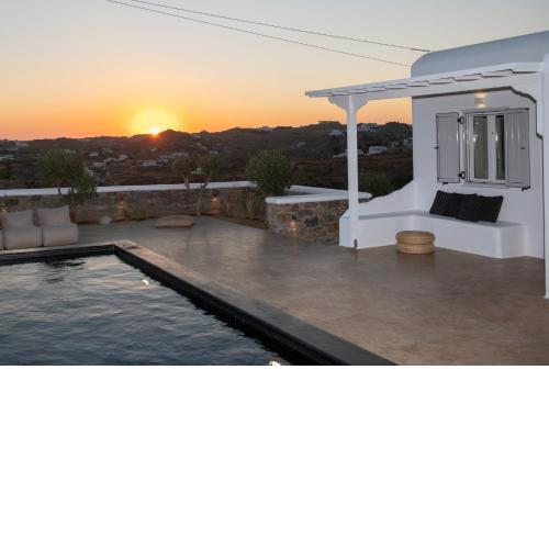 Little Villa amid Super Paradise-JackieO' Mykonos