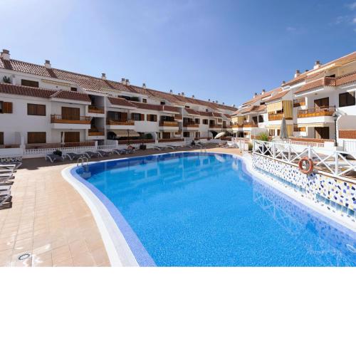 Live cardon las americas con piscina y terraza