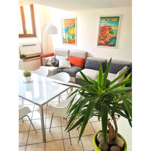 Live Love Lake - Old Town apartment with terrace
