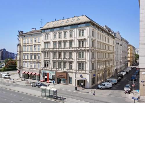 Living Hotel an der Oper by Derag