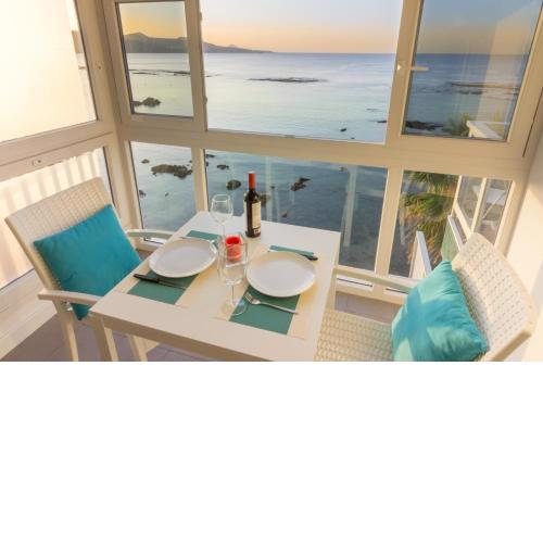 Living Las Canteras Homes - BEACHFRONT LOVE STORY