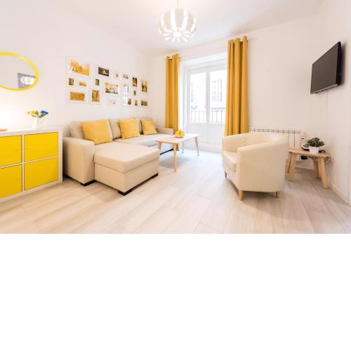 Living Plaza Mayor Apartment