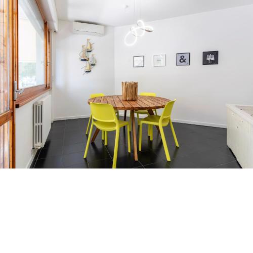 Livorno Sea View Flat W/ Balconies near the Beach!