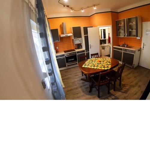 Ljubljana 2 bedroom apartment with free parking