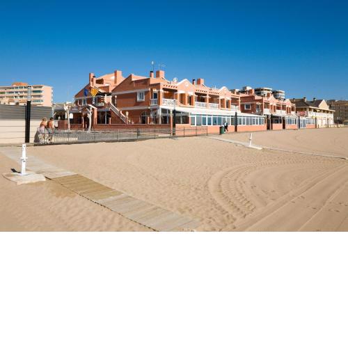 Lloyds Beach Club
