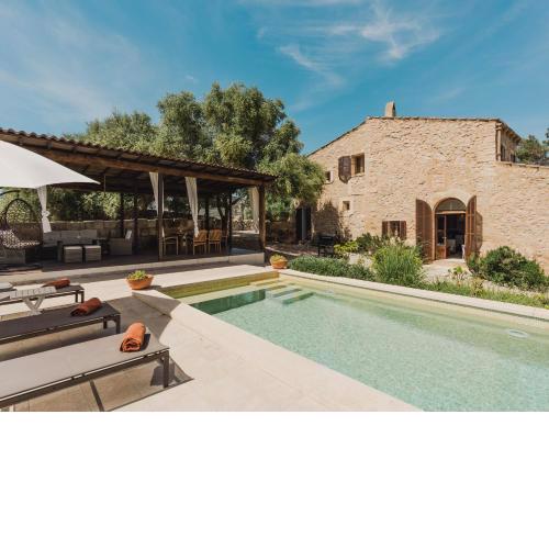 Llucamar Villa