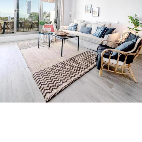 LM41B- Modern & Spacious family apartment