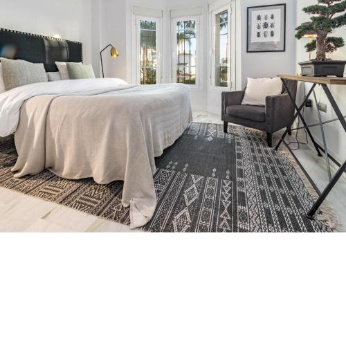 LNM76- Luxury large flat close to Puerto Banus