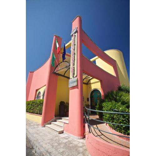 Lo Scacciapensieri Hotel & Restaurant