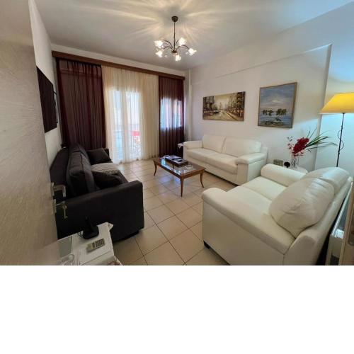 Local Apt Near City Lights 1