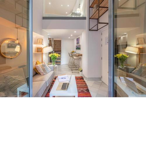 Loft duplex Sevilla wall