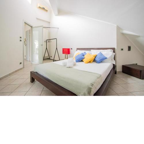 [Loft Eugenio] - *Large and bright apartment*