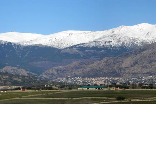 Loft near mountain range. 30 minutes to Madrid