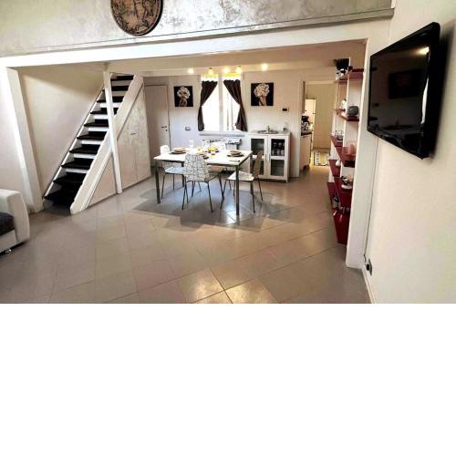 Loft overlooking the rooftops in Santa Croce