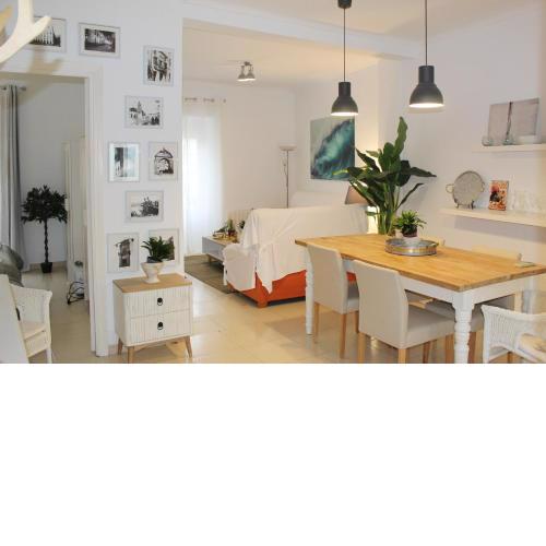 Lola's Apartment