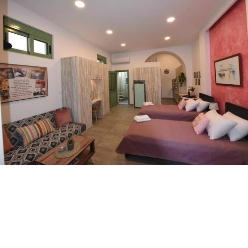 Lolos' house