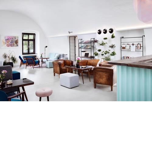 Long Story Short Hostel & Café