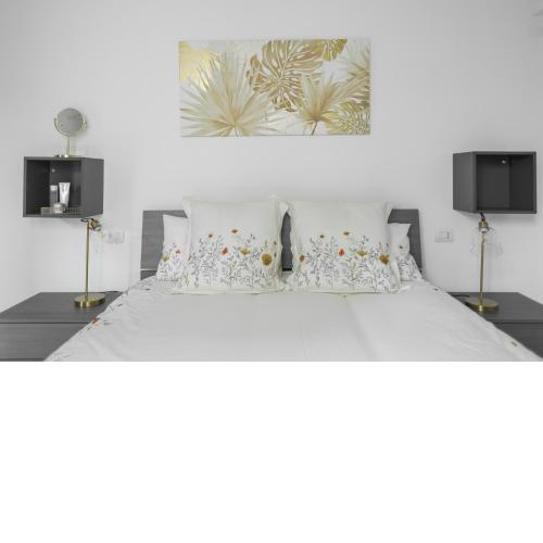 Lora Como Apartment, Free parking