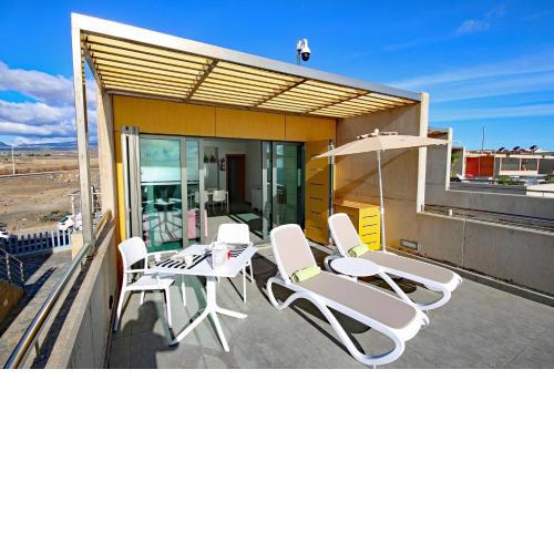 LOS BALOS 29 by RENTMEDANO top level, spectacular ocean views, parking, wifi