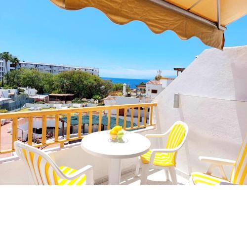 Los Geranios Apartment with Amazing Sea View