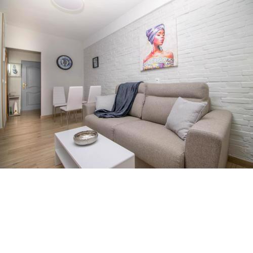 Los Nidos 603 By IVI Real Estate