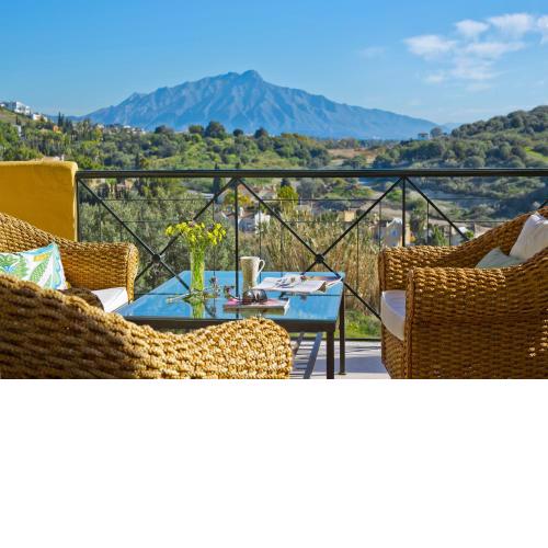 Los Olivos 2 bedroom apartment - sleeps 6 Nr San Pedro/Estepona/Marbella