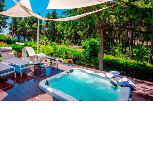 Lost Palms Sani Villa with jacuzzi and pool
