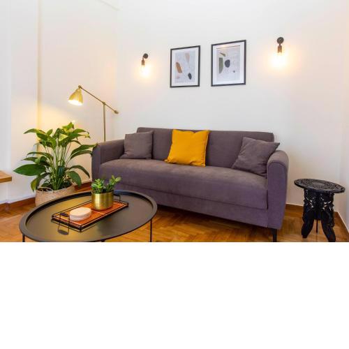 Loucas apartment