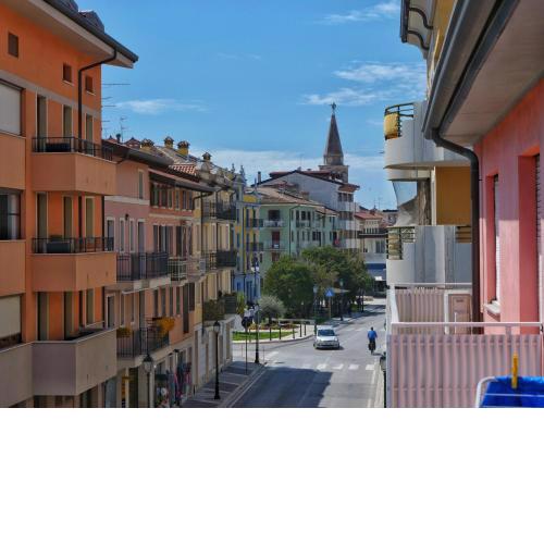 Lounge Del Duca, centralissimo bicamere su due livelli - posto auto a richesta