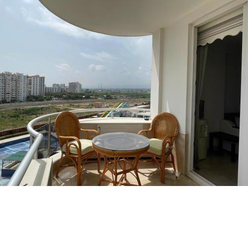 LOVELY 1 BDR UNIT IN THE COMPLEX WITH AQUAPARK
