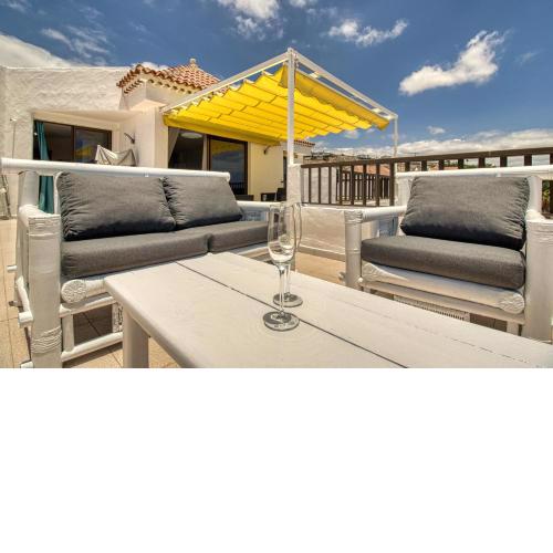 Lovely 2-Bed Apartment in Costa Adeje
