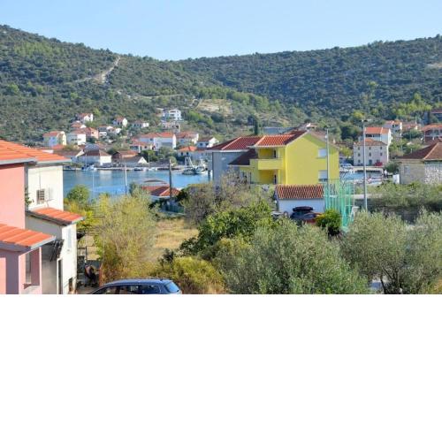 Lovely 2-Bed Apartment in Vinisce close to beach