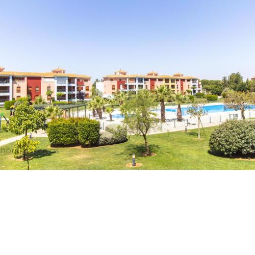 Lovely 2 Bed Golf Apartment in Isla Canela
