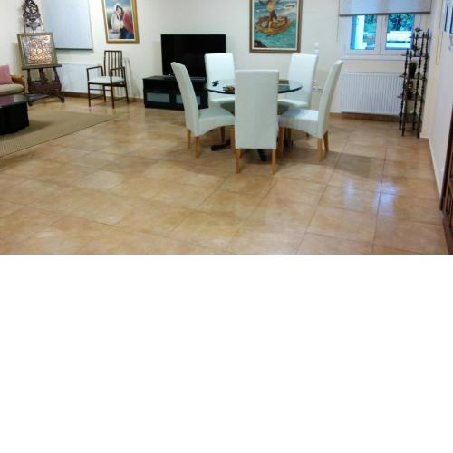 Lovely 2-Bedroom Apartment At Greek Riviera