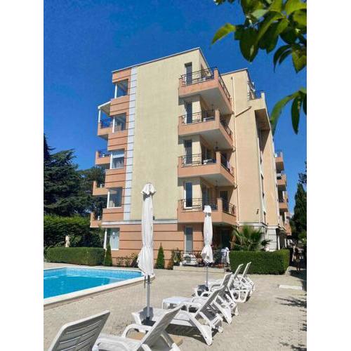 Lovely 2-bedroom apartment in Pomorie residence 250m to the beach