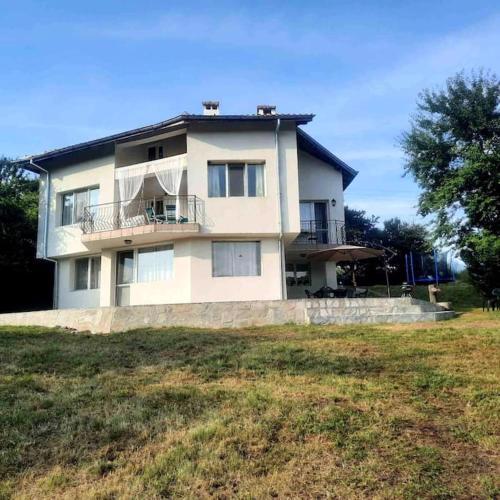 Lovely 3 bedroom villa, close to Sofia