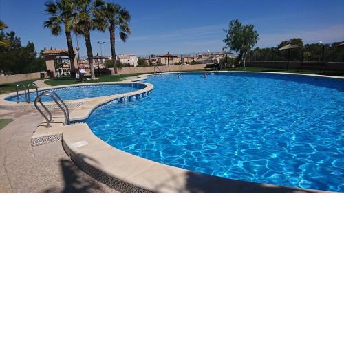 Lovely 6-Bed Villa in Orihuela
