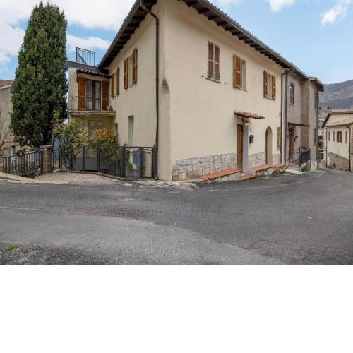 Lovely apartment in Polino TR with garden