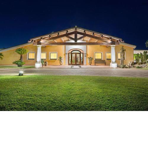 Lovely apartment in Sardegna with shared garden