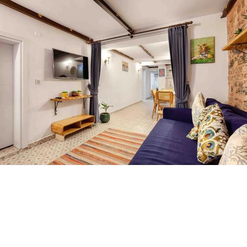 Lovely Apartment w Garden /4mins to Taksim Square