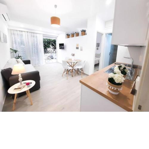 Lovely apartment with garden.