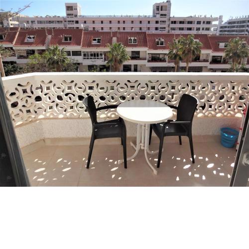 Lovely apartment with sea view and free WIFI in the heart of Las Americas Playa Honda