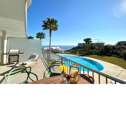 Lovely apartment with sea views and terrace with BBQ